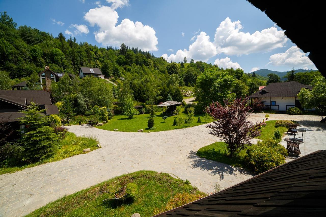 Casa Poveste Pensiunea-Muzeu Câmpulung Moldovenesc Exterior foto