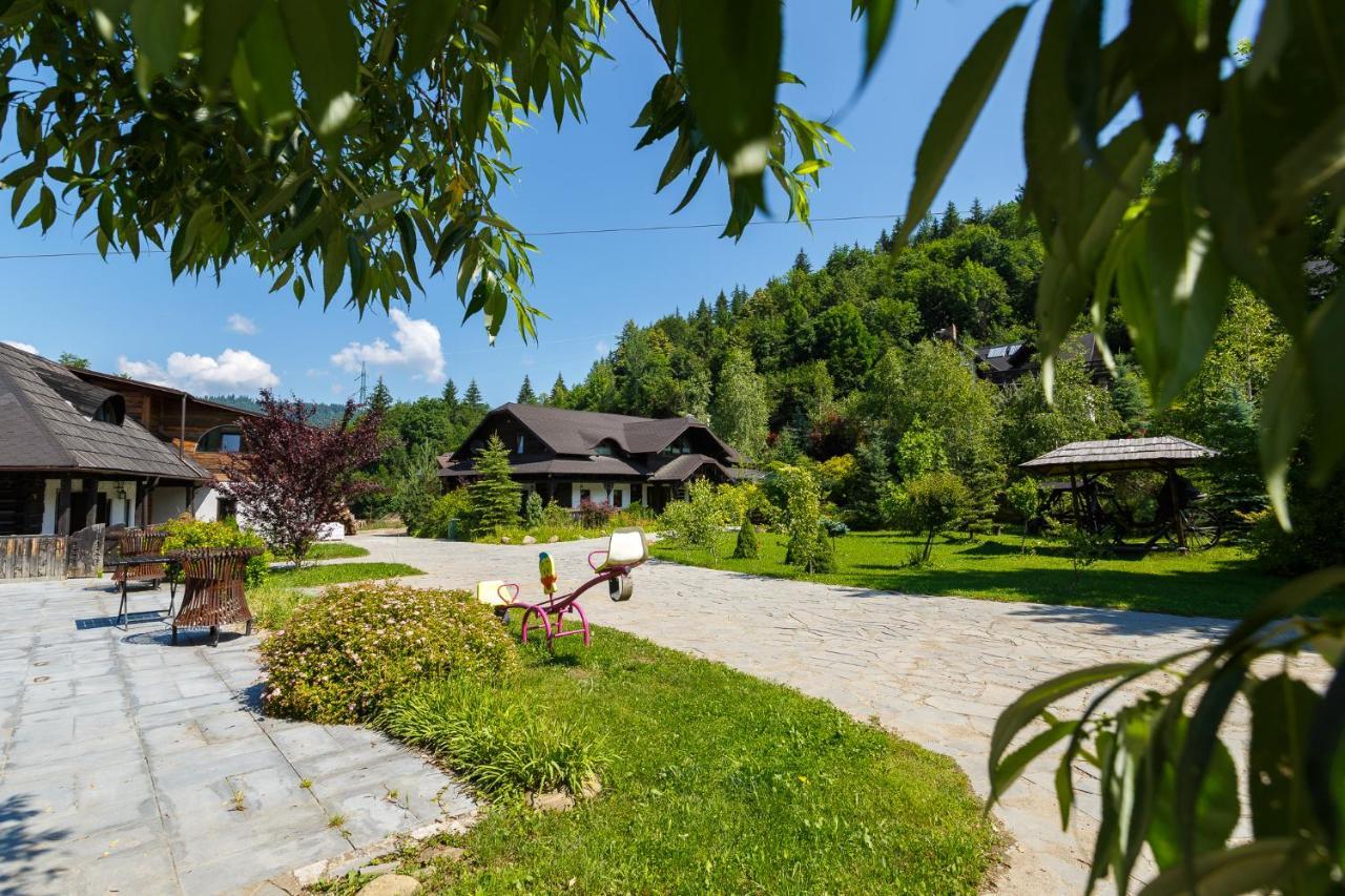 Casa Poveste Pensiunea-Muzeu Câmpulung Moldovenesc Exterior foto