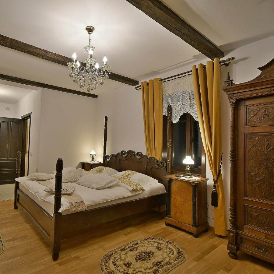 Casa Poveste Pensiunea-Muzeu Câmpulung Moldovenesc Exterior foto