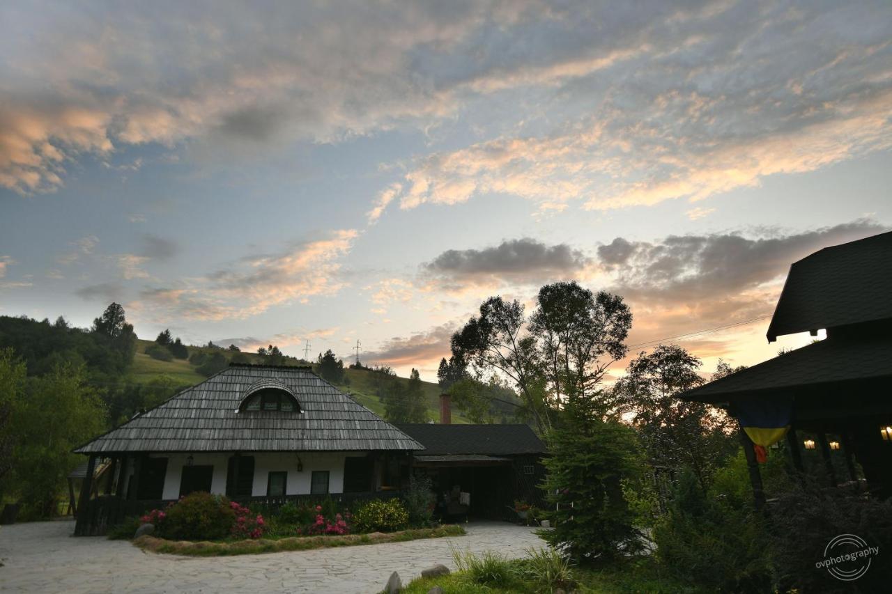 Casa Poveste Pensiunea-Muzeu Câmpulung Moldovenesc Exterior foto