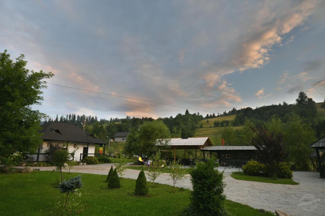 Casa Poveste Pensiunea-Muzeu Câmpulung Moldovenesc Exterior foto